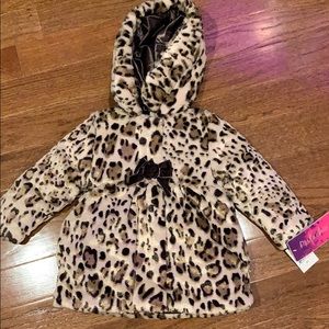 NWT leopard faux fur coat. Size 3T